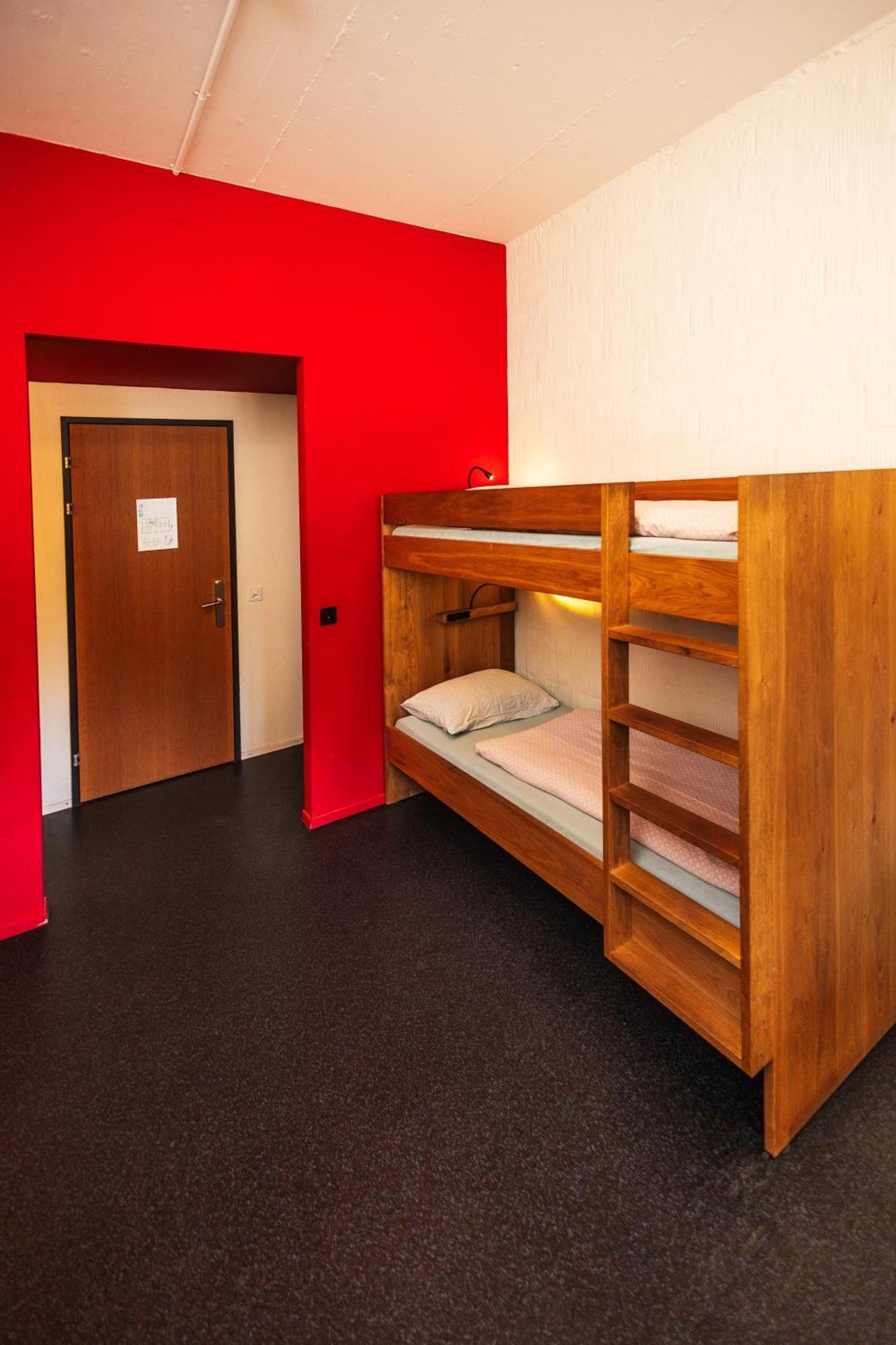 Baden Youth Hostel Экстерьер фото